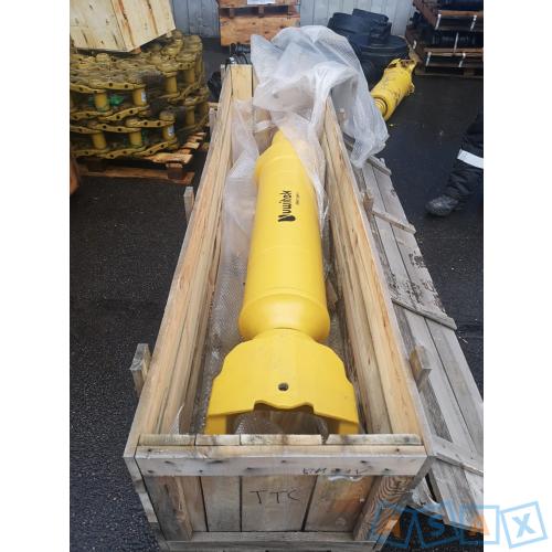 Натяжители гусениц бульдозеров Komatsu D155